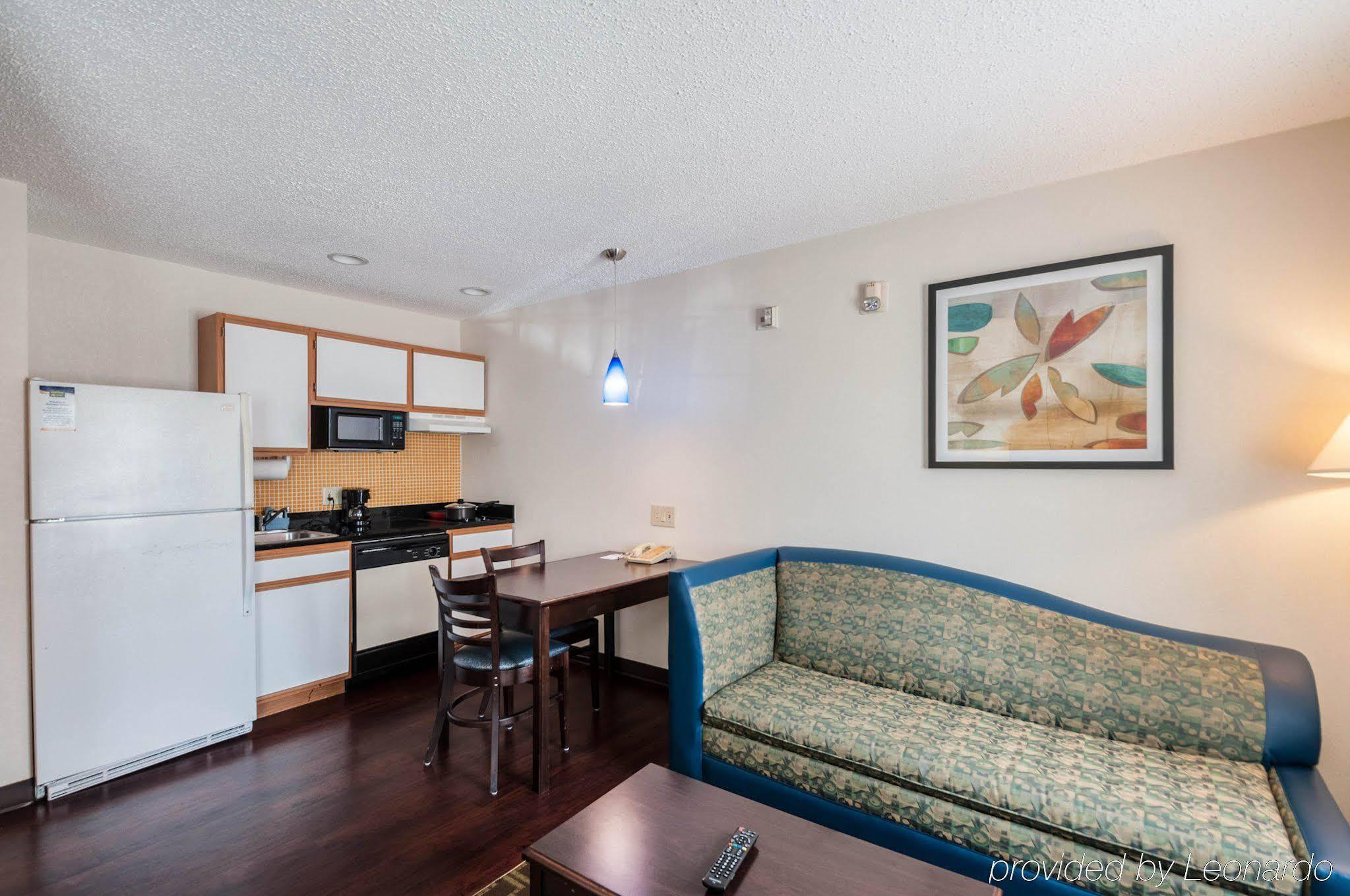 Mainstay Suites Фредерик Екстериор снимка
