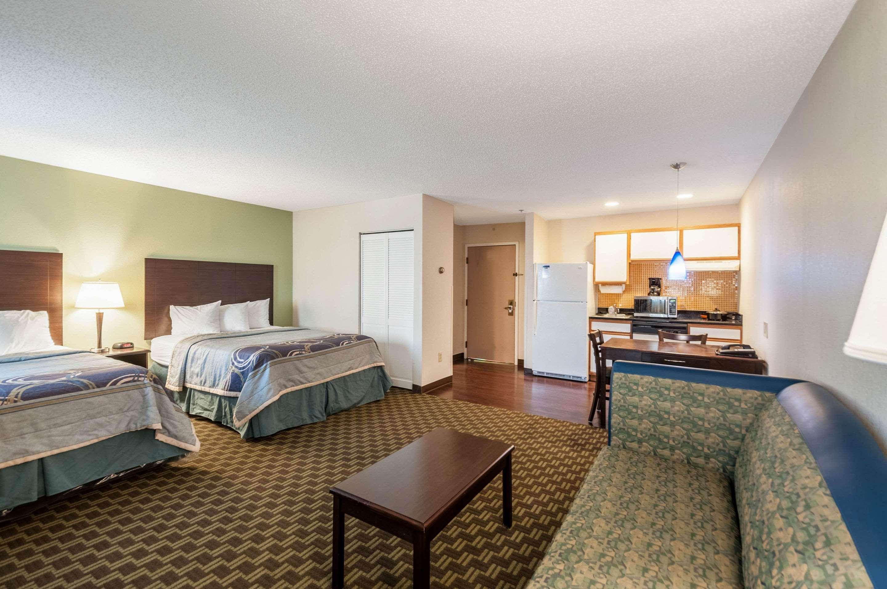Mainstay Suites Фредерик Екстериор снимка