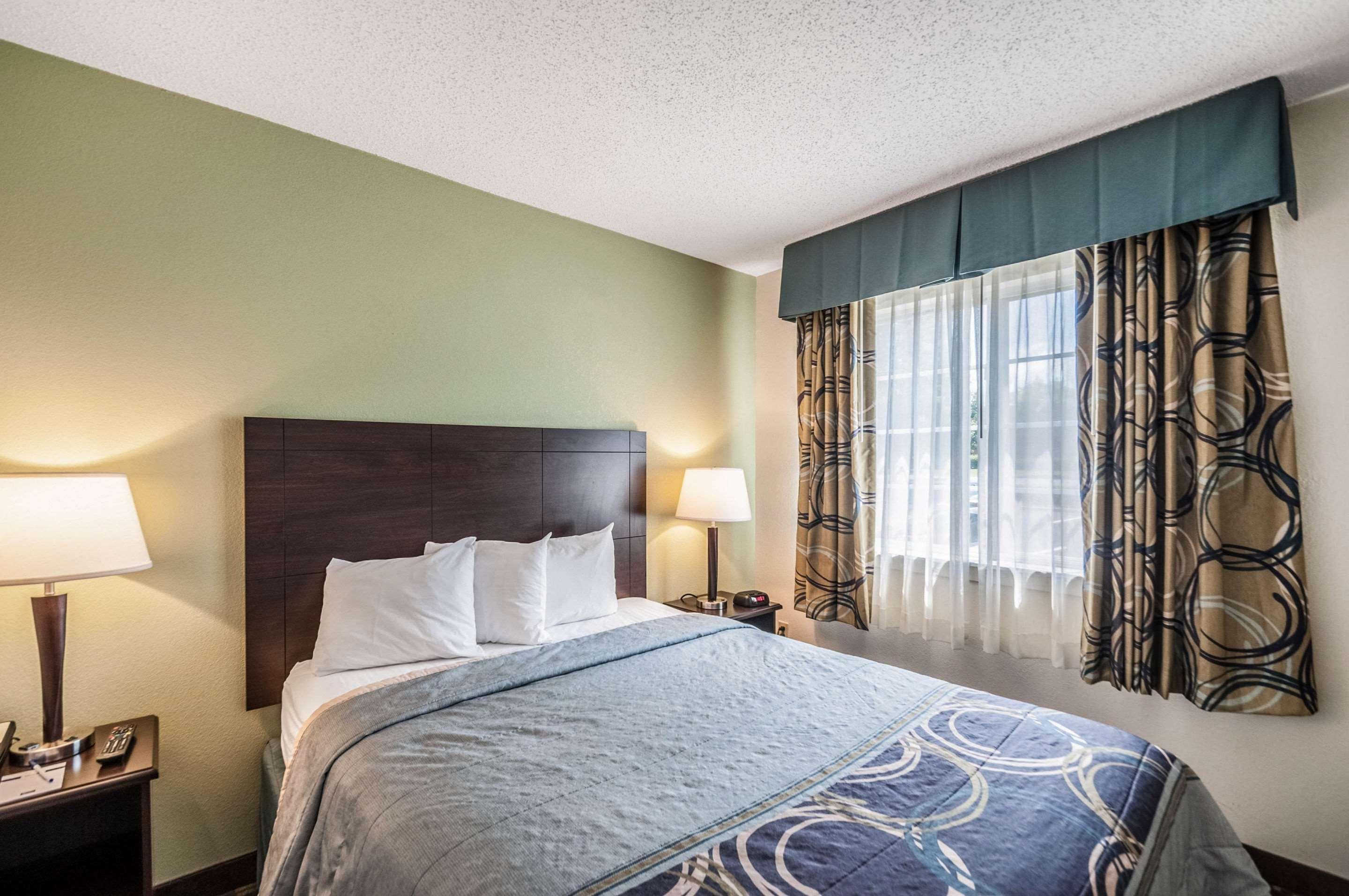 Mainstay Suites Фредерик Екстериор снимка