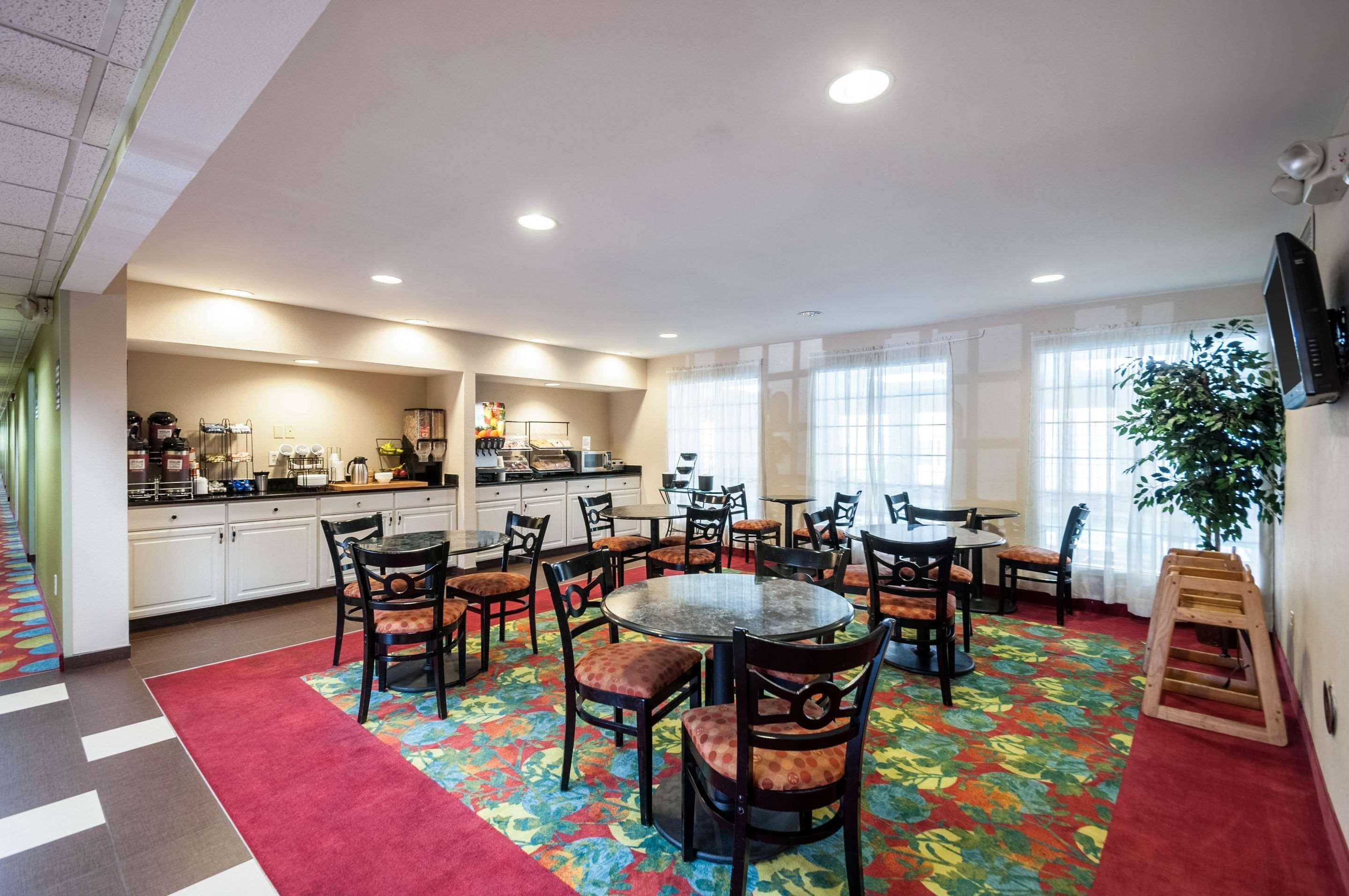 Mainstay Suites Фредерик Екстериор снимка